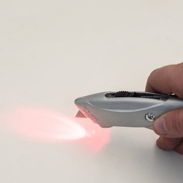 CONNEX Unimesser Metall verstellbar mit Licht und Trapezklinge, Zinkdruckguss