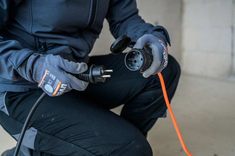 BREMAXX orange Verlängerungskabel IP44, 20 m, N05V3V3-F 3G1,5 Steck./Kuppl.