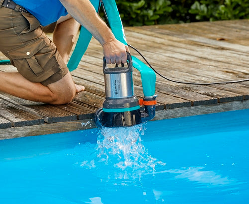 GARDENA Klarwasser-Tauchpumpe 11000, Tauchpumpe für Wasserförderung