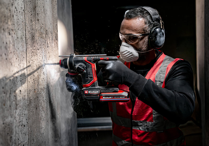 Einhell Professional Akku-Bohrhammer TP-HD 18/17-C in Schwarz mit SDS-plus