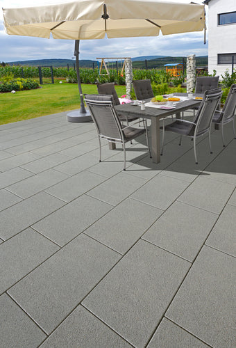 KANN Zena® Terrassenplatte granitgrau geschliffen + kugelgestrahlt