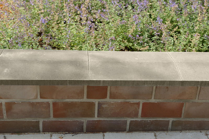 WESERWABEN Mauerabdeckplatte Satteldach anthrazit, glatt 49x25 cm