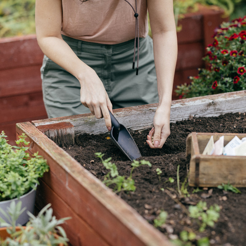 Fiskars Solid Blumenkelle als Schaufel-Kleingerät, für Schaufeln im Garten