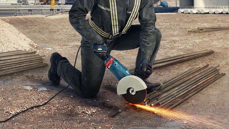 Bosch GWS 24-230 PZ Winkelschleifer im Karton, 230 mm