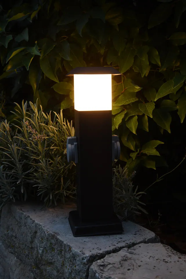 Inter-Union Stromverteiler schwarz mit Edelstahlsäule und Leuchte