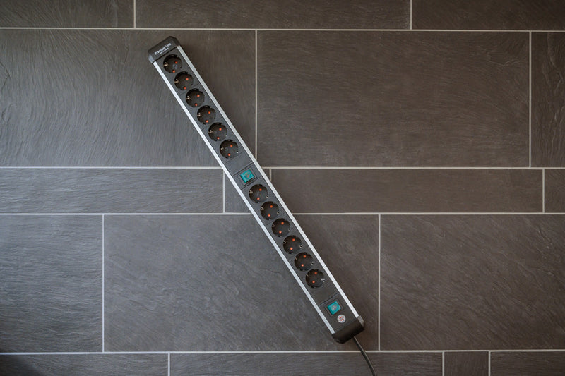 brennenstuhl Premium-ALU-Line Steckdosenleiste 12-fach schwarz/silber, 3 m