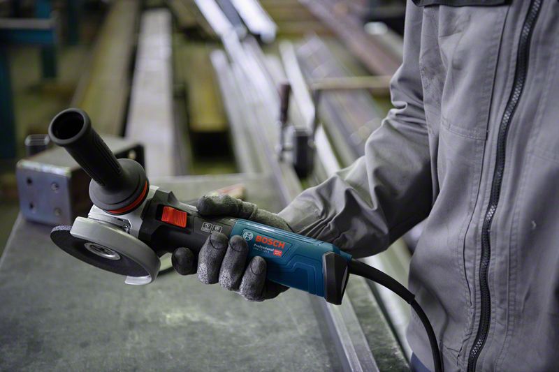 Bosch GWS 14-125 S Winkelschleifer im Zubehör-Set, Karton