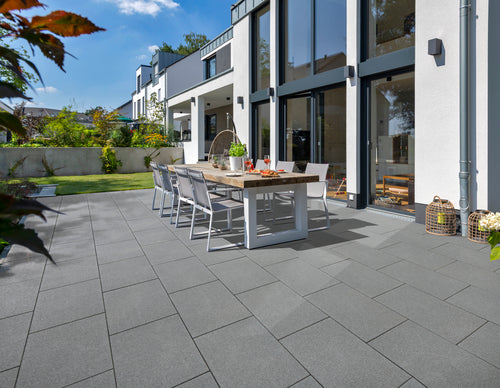 KANN Zena® Terrassenplatte granitgrau geschliffen + kugelgestrahlt
