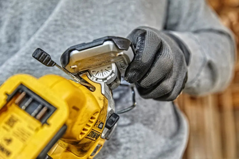 DeWALT Akku-Pendelhub-Stichsäge 18 V ohne Akku/Ladegerät